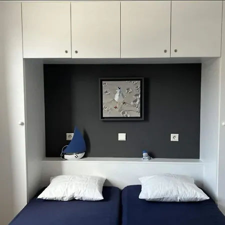 Cosy With Terrace Near Beach Apartman